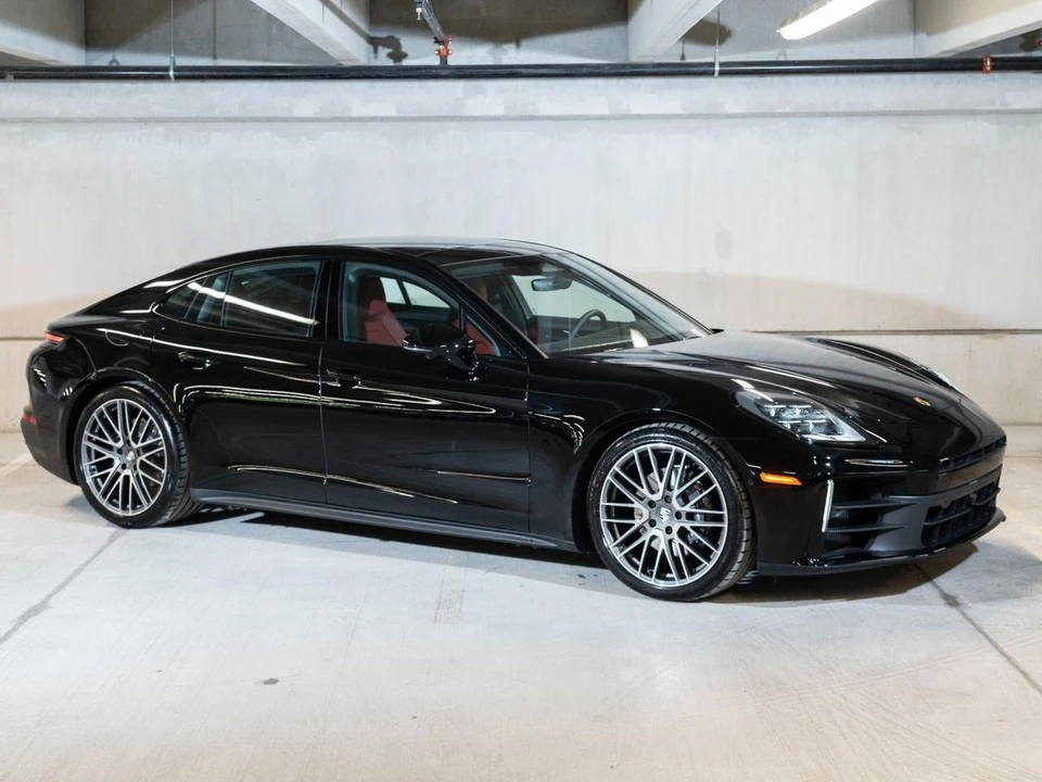2026 Porsche 976 Panamera - Image 7 of 28