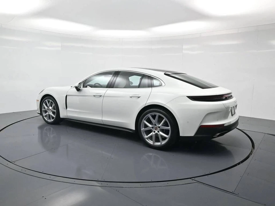 2026 Porsche 976 Panamera - Image 3 of 4