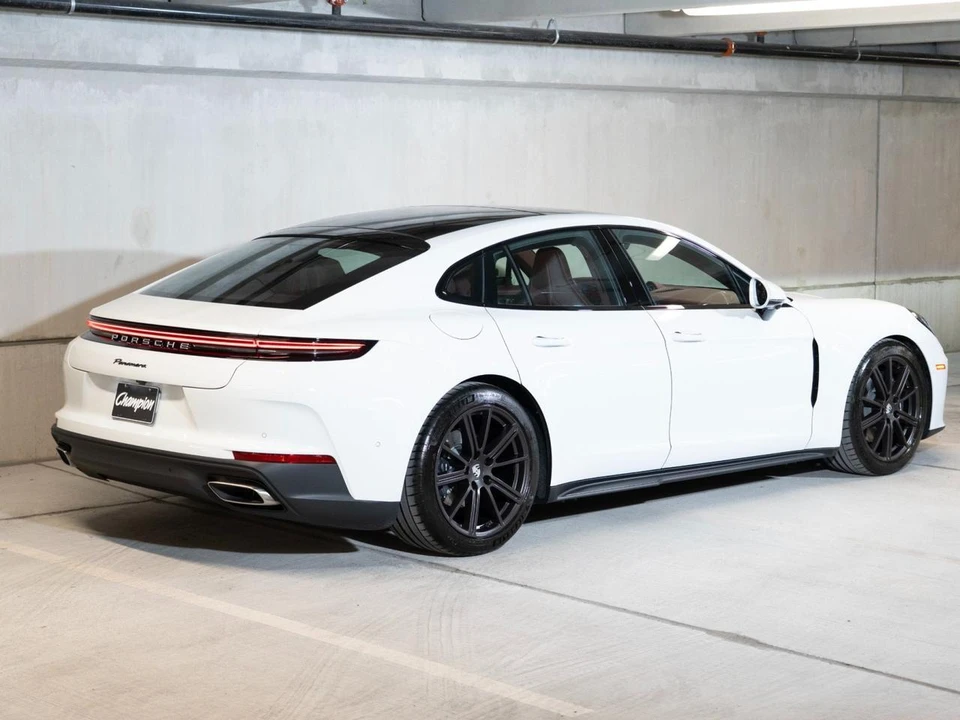 2026 Porsche 976 Panamera - Image 10 of 30