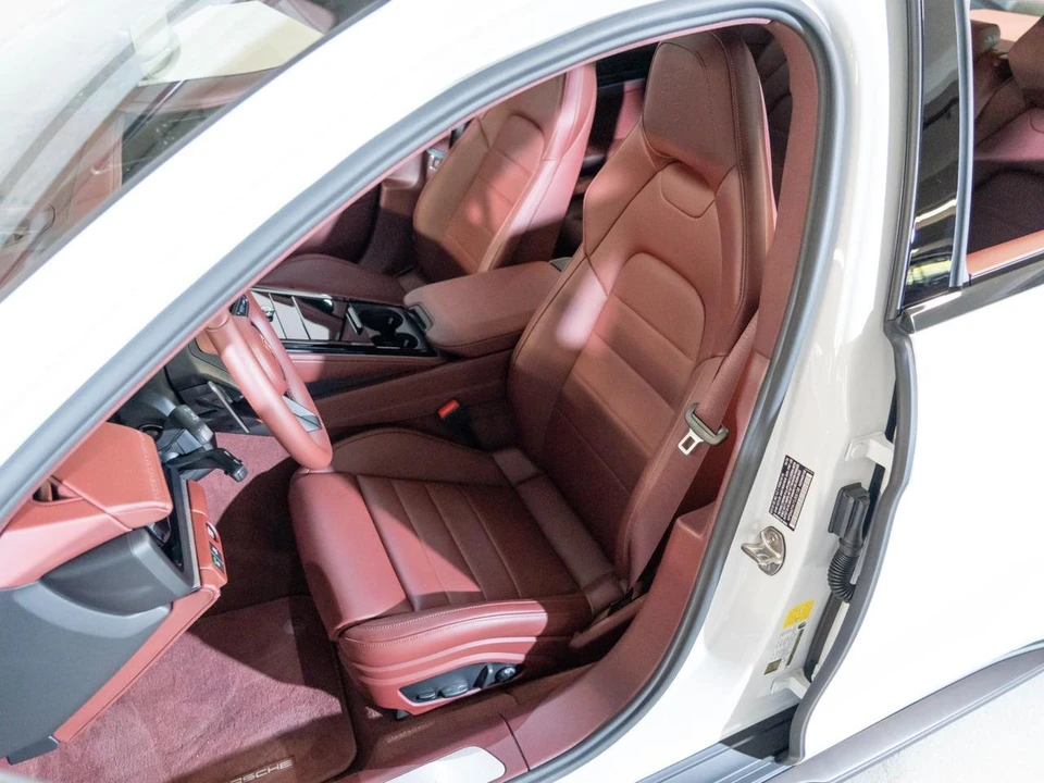 2026 Porsche 976 Panamera - Image 6 of 30