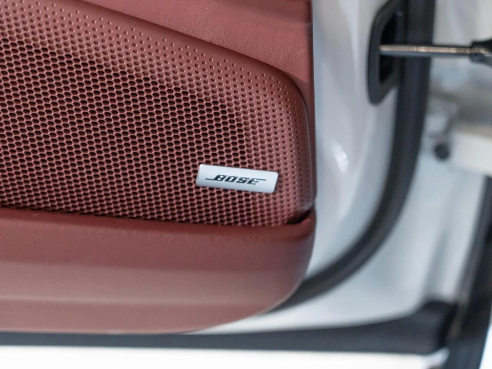 2026 Porsche 976 Panamera - Image 19 of 30