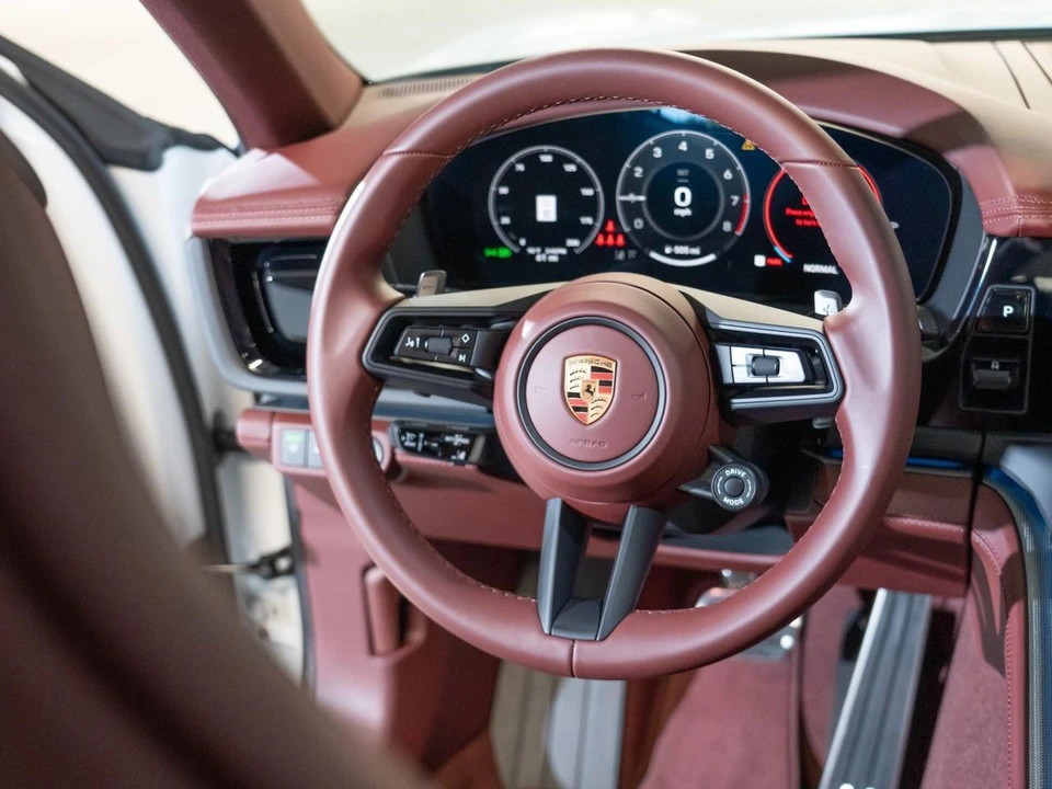 2026 Porsche 976 Panamera - Image 28 of 30