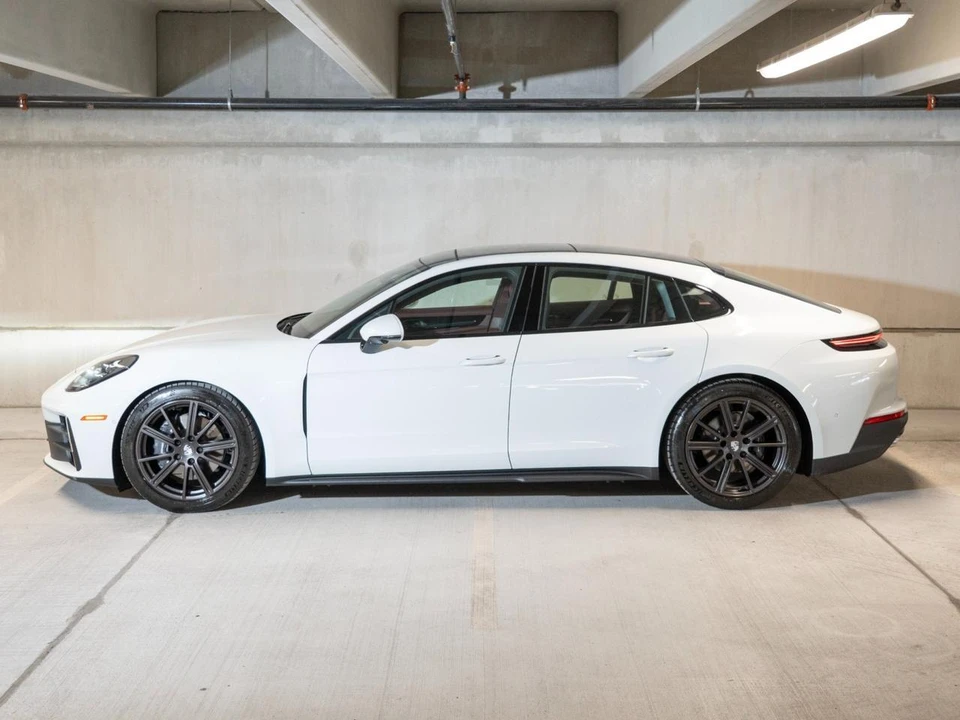 2026 Porsche 976 Panamera - Image 3 of 30