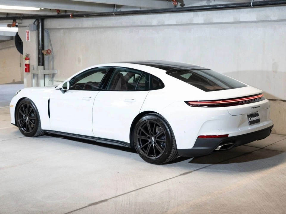 2026 Porsche 976 Panamera - Image 3 of 5