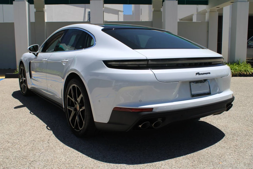 2026 Porsche 976 Panamera - Image 3 of 4