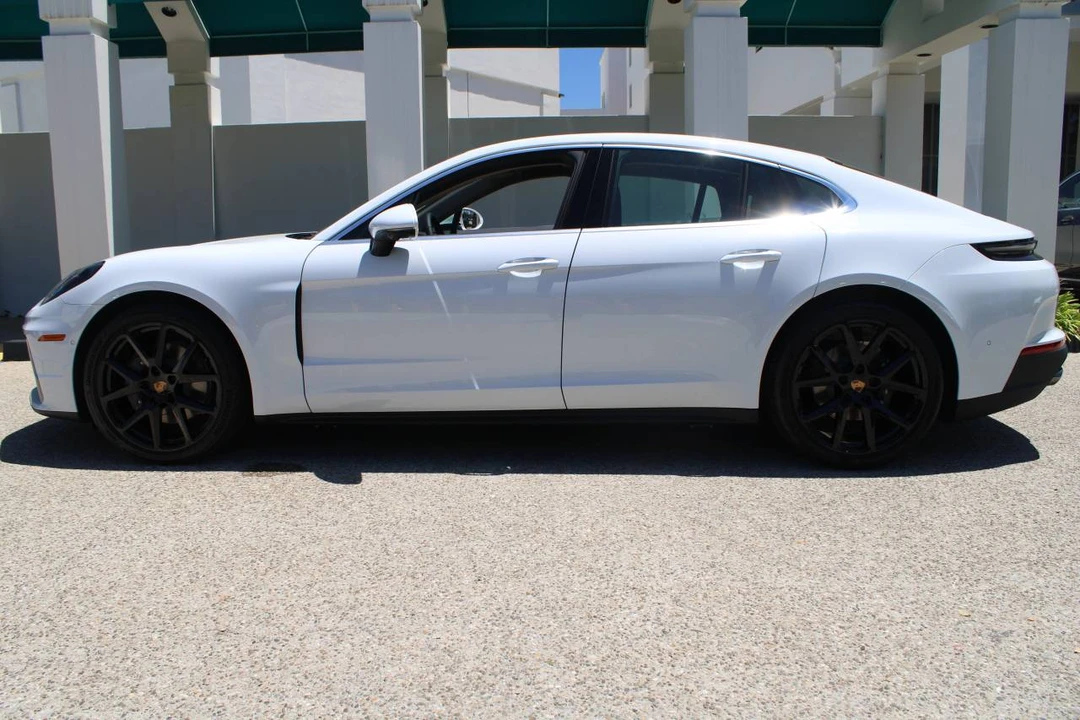 2026 Porsche 976 Panamera - Image 2 of 4