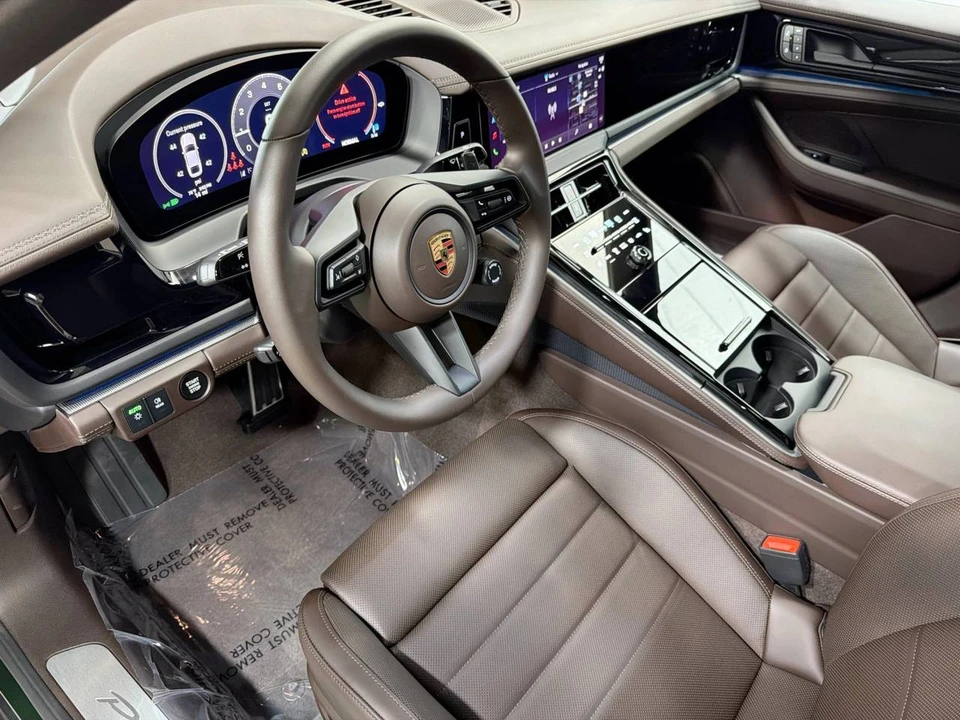 2026 Porsche 976 Panamera - Image 4 of 4