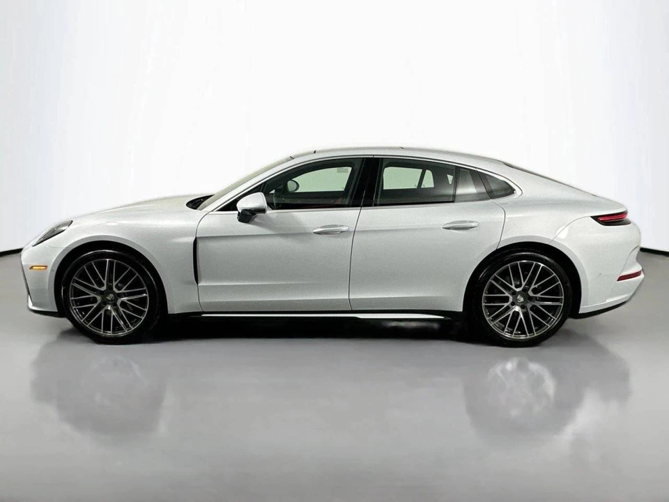 2026 Porsche 976 Panamera - Image 2 of 4