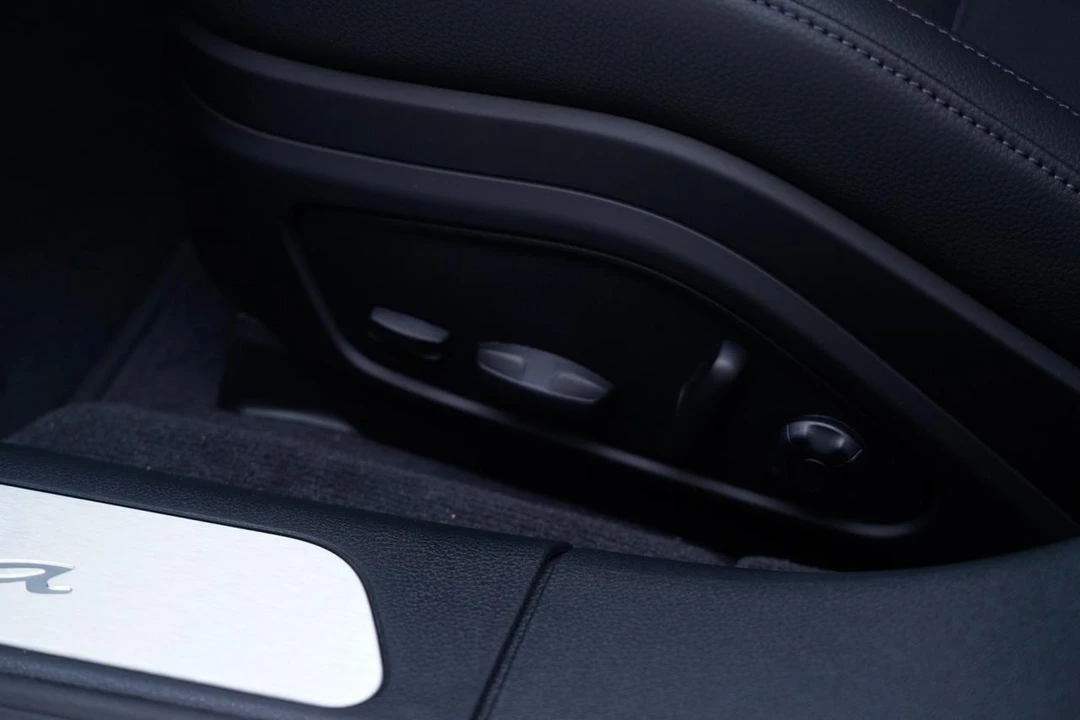 2026 Porsche Panamera - Image 15 of 29