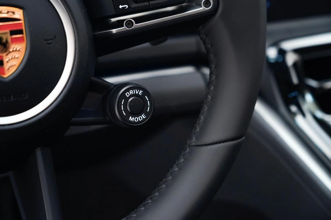 2026 Porsche Panamera - Image 25 of 29