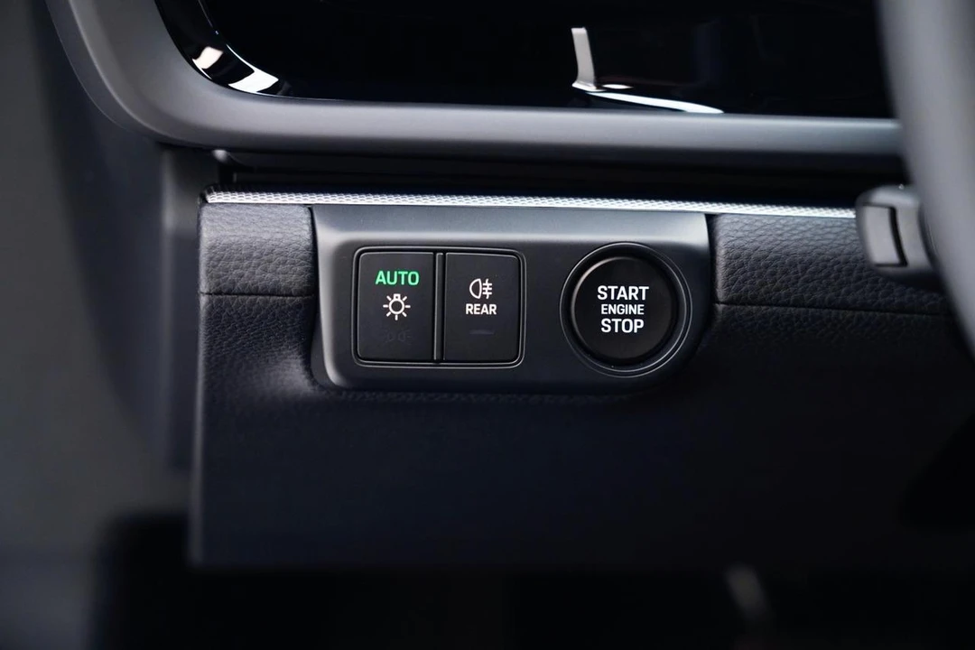 2026 Porsche Panamera - Image 26 of 29