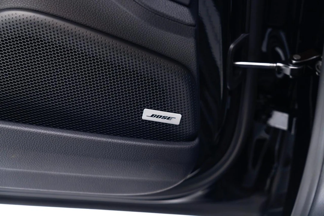 2026 Porsche Panamera - Image 21 of 29