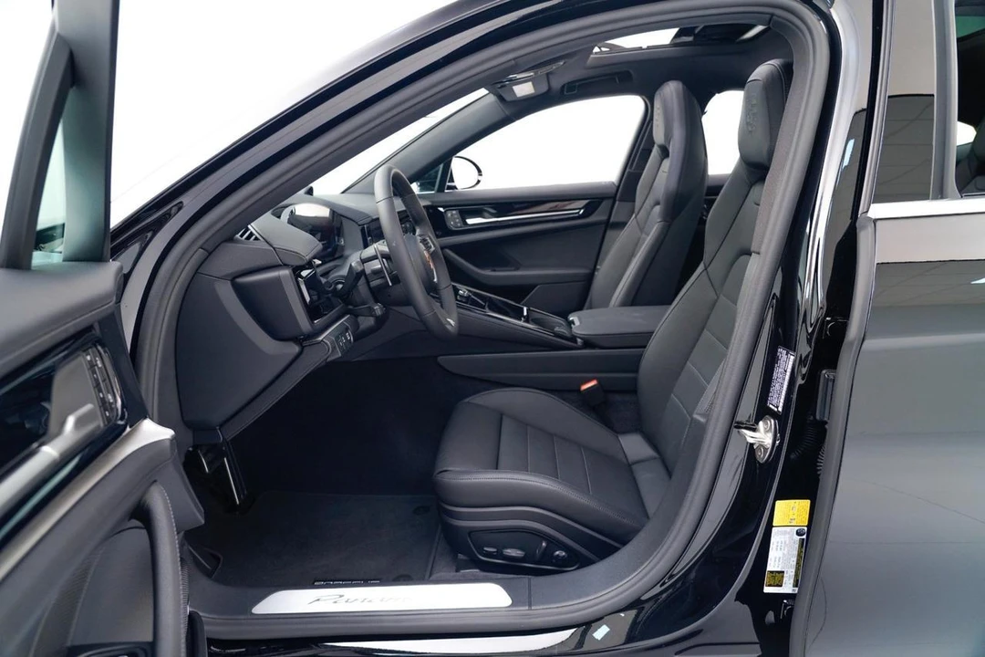 2026 Porsche Panamera - Image 17 of 29