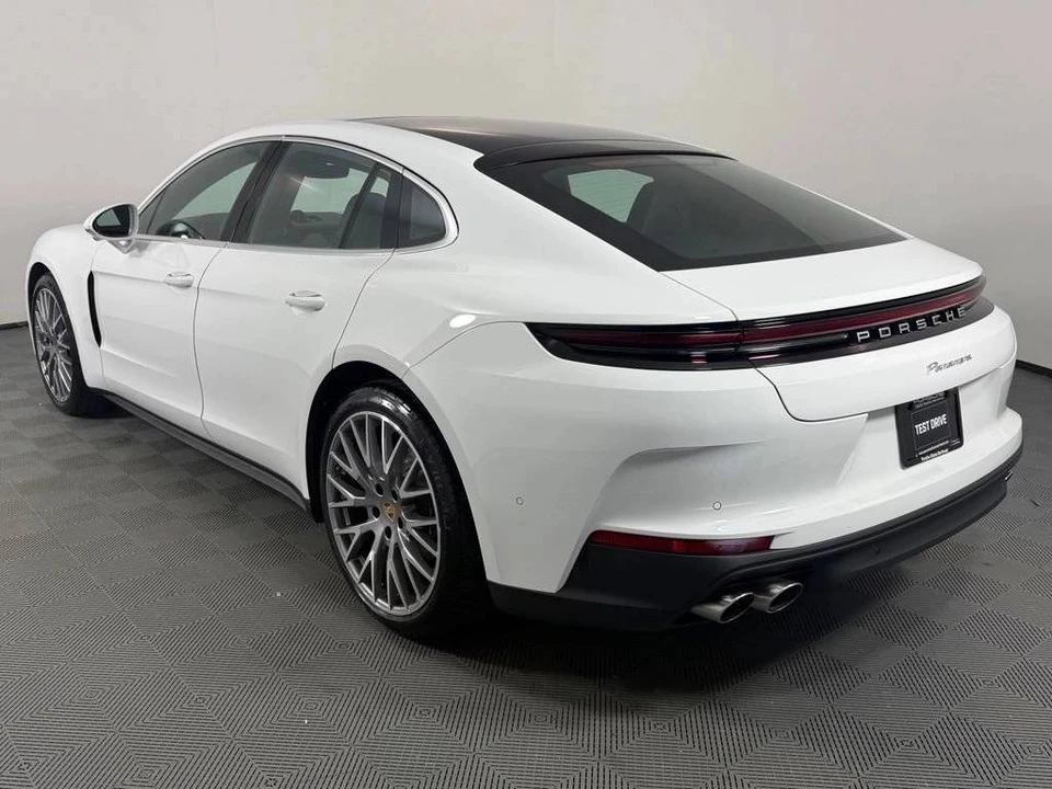 2026 Porsche 976 Panamera - Image 3 of 5