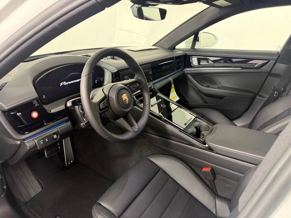 2026 Porsche 976 Panamera - Image 4 of 5