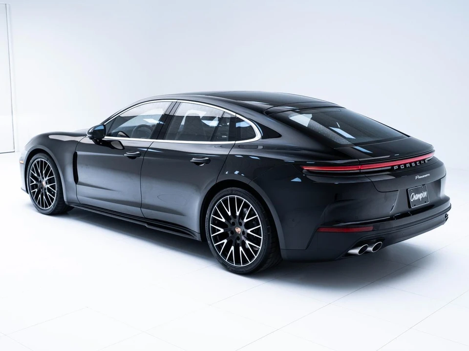 2026 Porsche 976 Panamera - Image 3 of 26