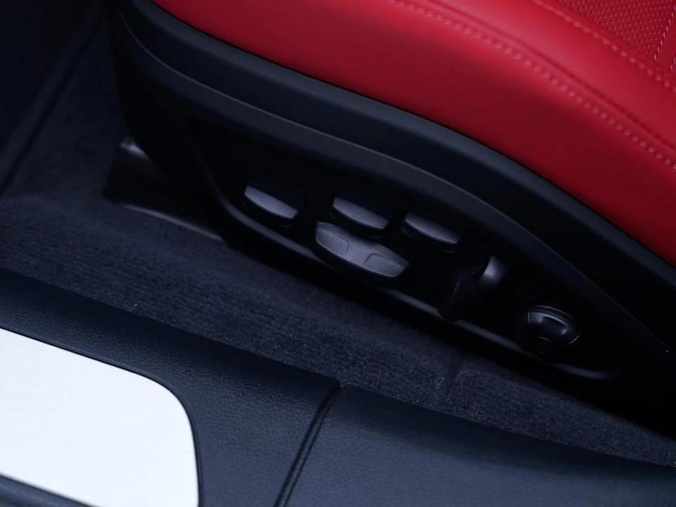 2026 Porsche 976 Panamera - Image 14 of 26