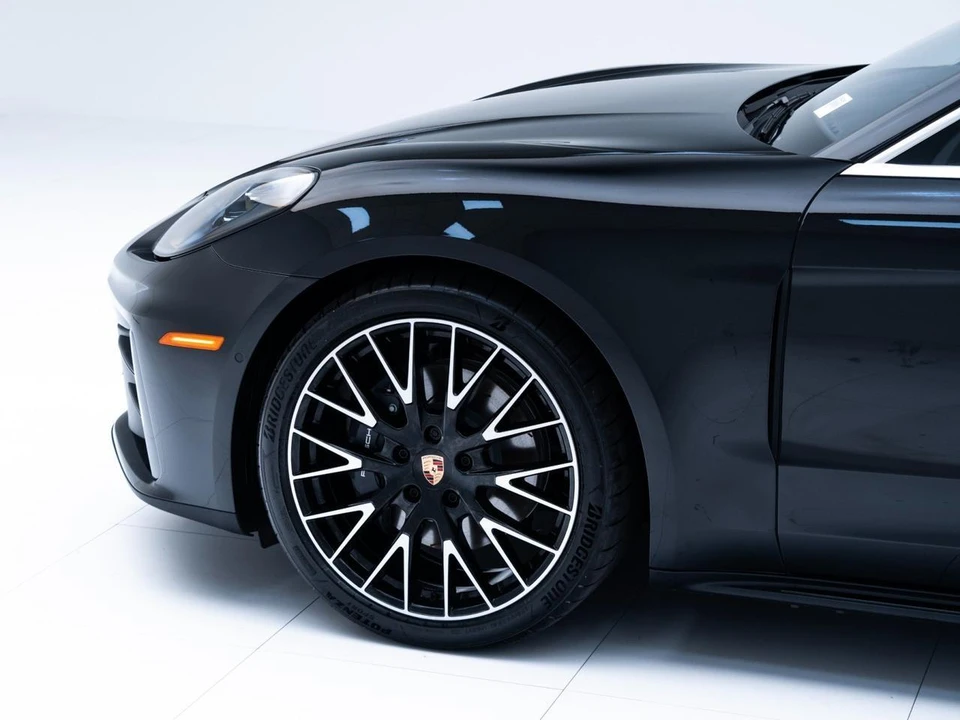 2026 Porsche 976 Panamera - Image 11 of 26