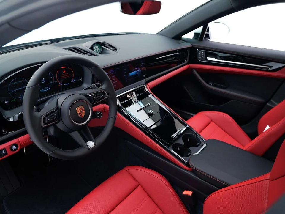 2026 Porsche 976 Panamera - Image 4 of 26
