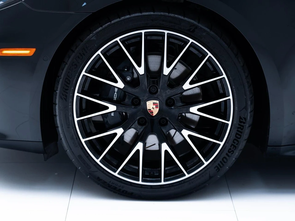 2026 Porsche 976 Panamera - Image 12 of 26