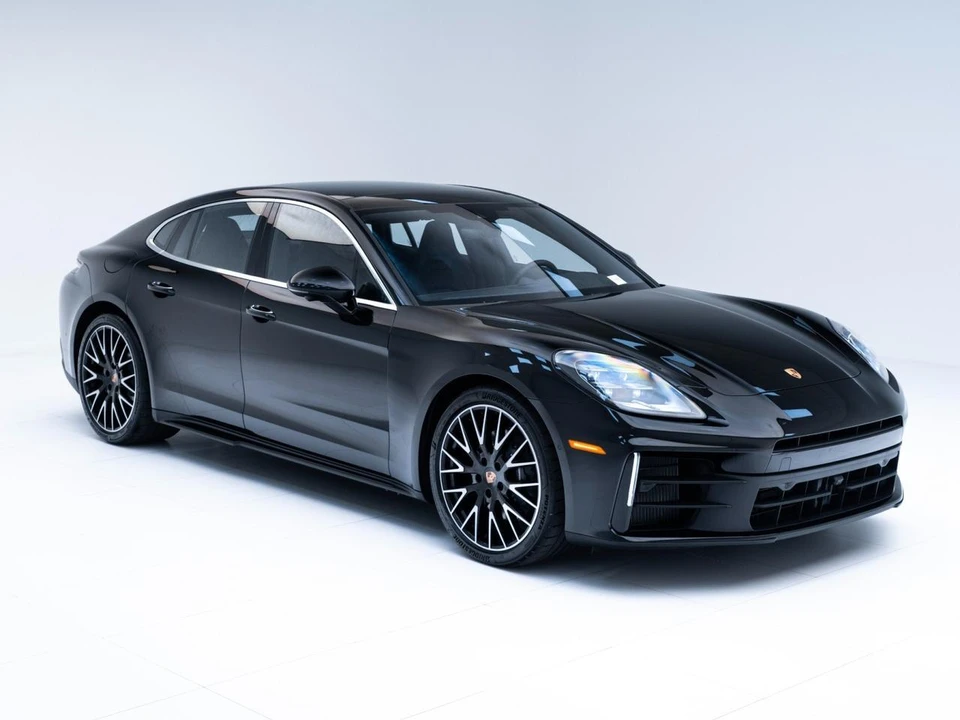 2026 Porsche 976 Panamera - Image 7 of 26