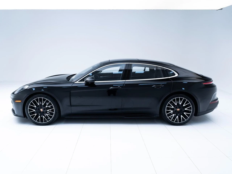 2026 Porsche 976 Panamera - Image 2 of 26