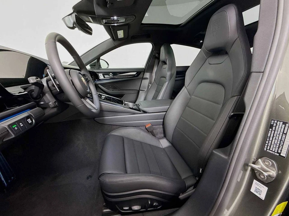 2026 Porsche 976 Panamera - Image 5 of 5