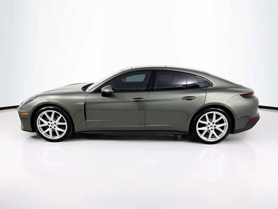 2026 Porsche 976 Panamera - Image 2 of 5