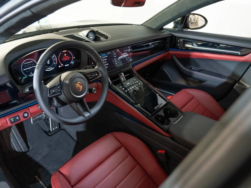 2026 Porsche 976 Panamera - Image 4 of 4