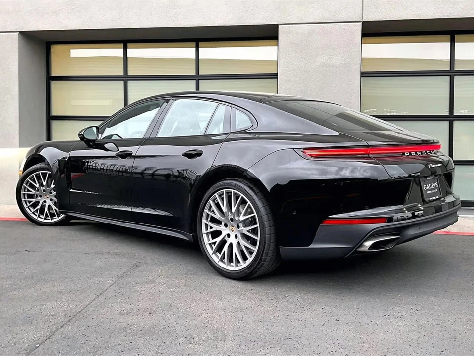 2026 Porsche 976 Panamera - Image 20 of 31