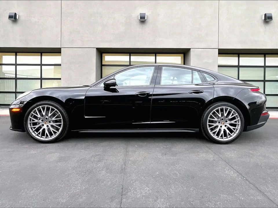 2026 Porsche 976 Panamera - Image 12 of 31