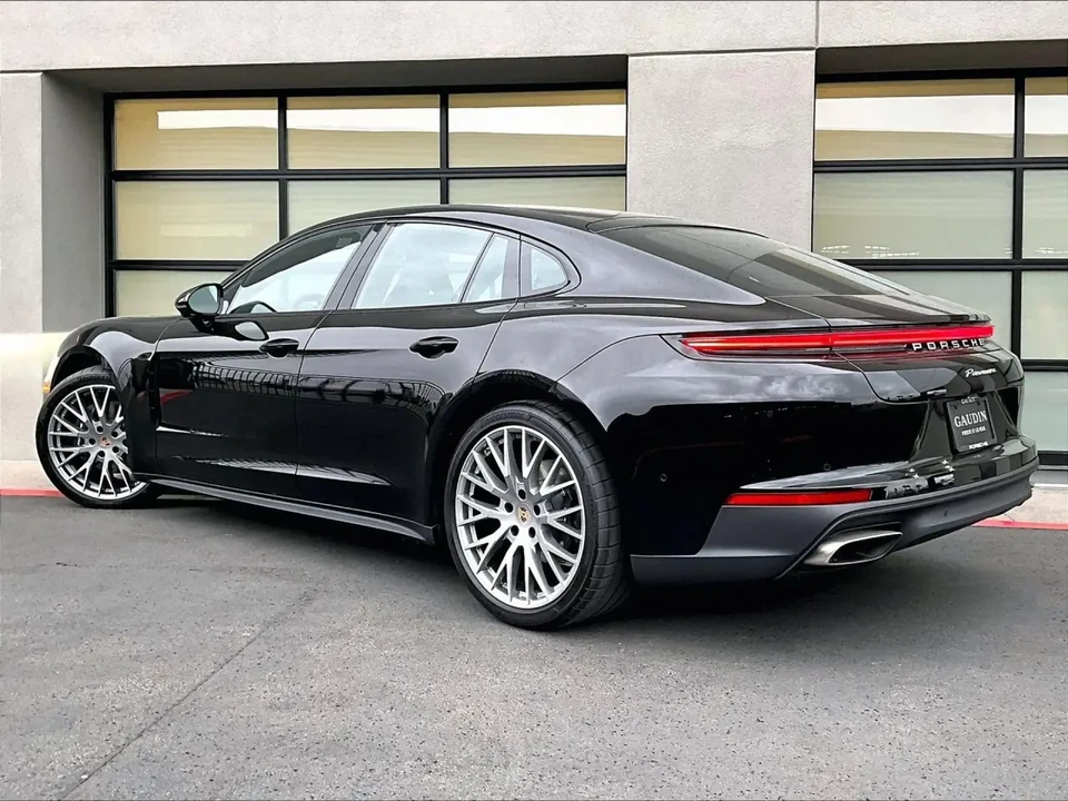 2026 Porsche 976 Panamera - Image 24 of 31