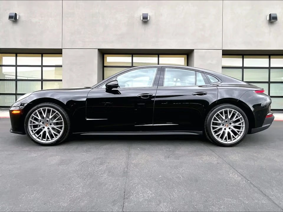 2026 Porsche 976 Panamera - Image 11 of 31
