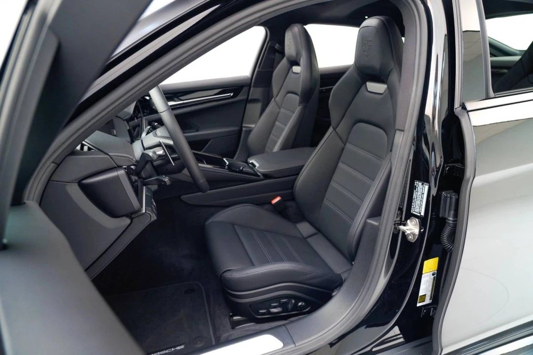 2026 Porsche 976 Panamera - Image 5 of 5
