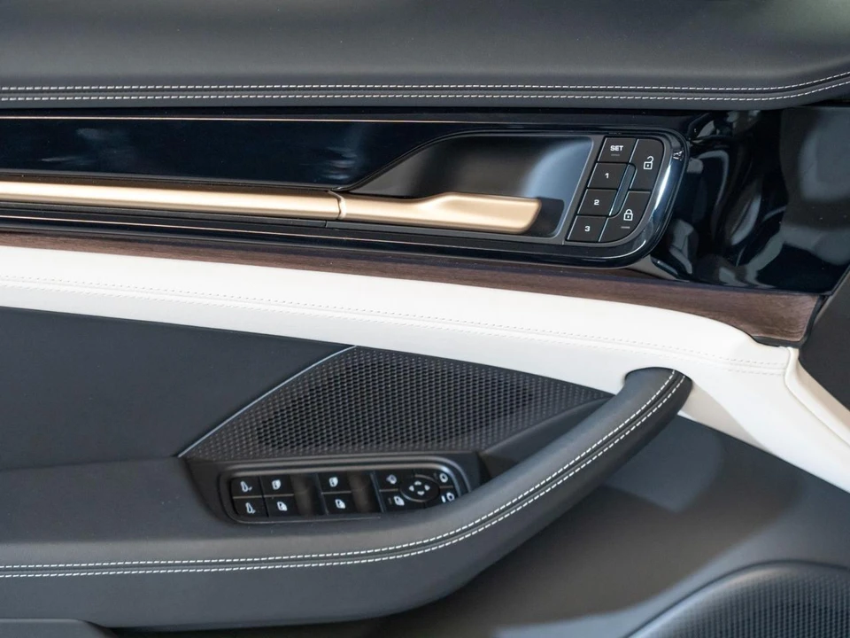 2026 Porsche 976 Panamera - Image 17 of 29