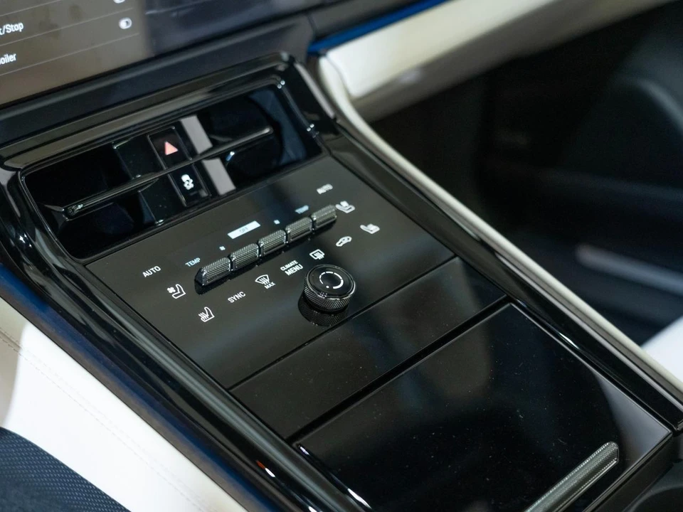 2026 Porsche 976 Panamera - Image 22 of 29
