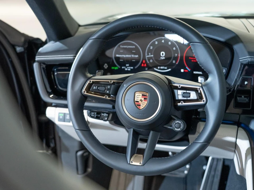 2026 Porsche 976 Panamera - Image 27 of 29