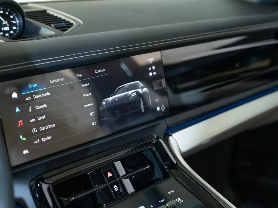 2026 Porsche 976 Panamera - Image 21 of 29