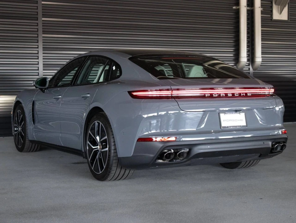 2026 Porsche 976 Panamera - Image 3 of 4