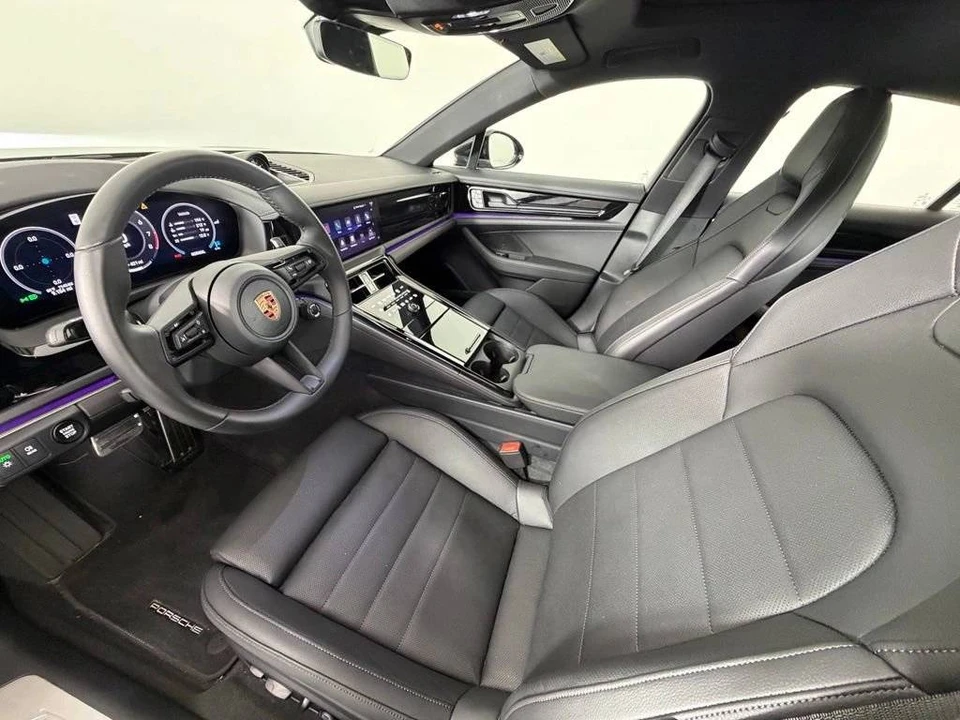 2026 Porsche 976 Panamera - Image 4 of 4