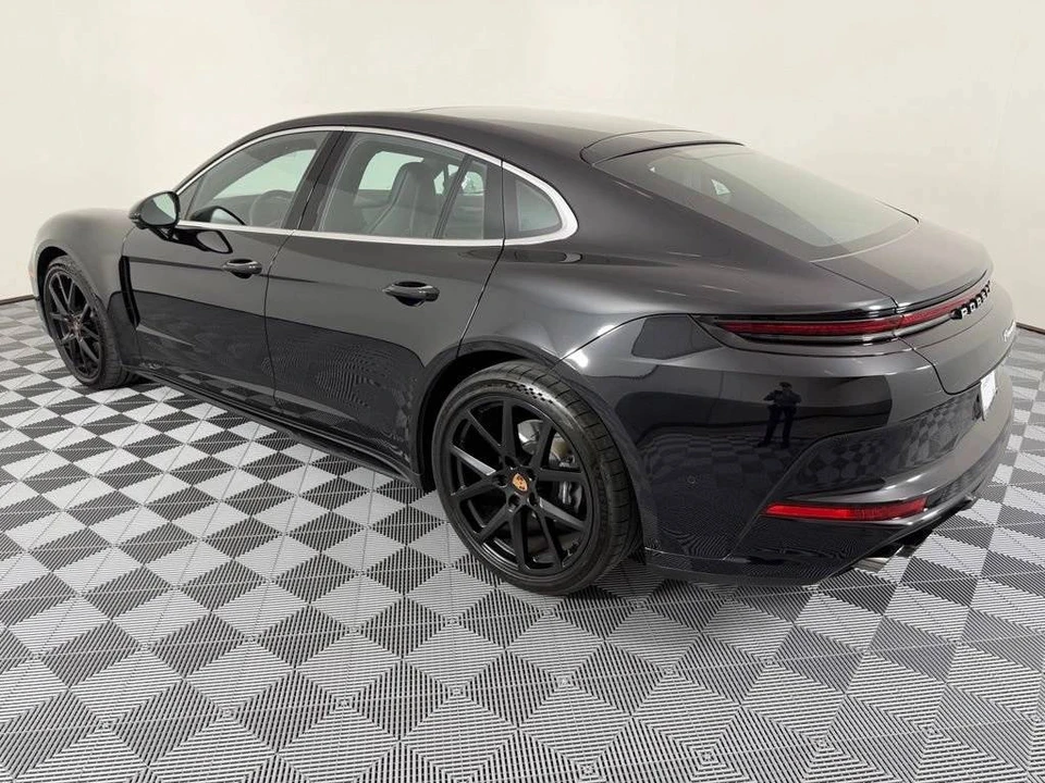 2026 Porsche 976 Panamera - Image 3 of 4
