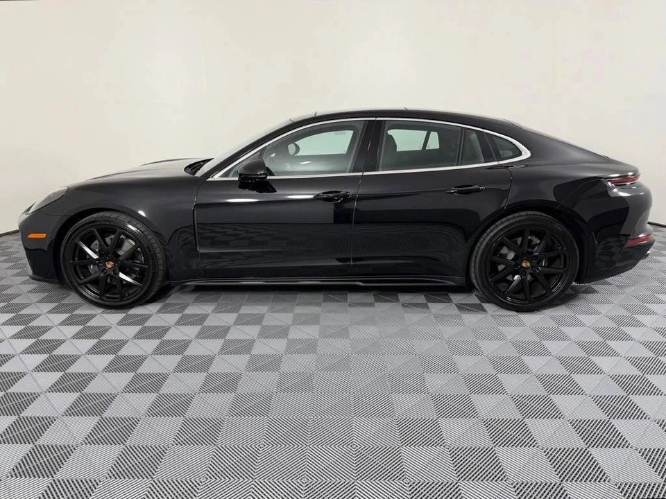 2026 Porsche 976 Panamera - Image 2 of 4