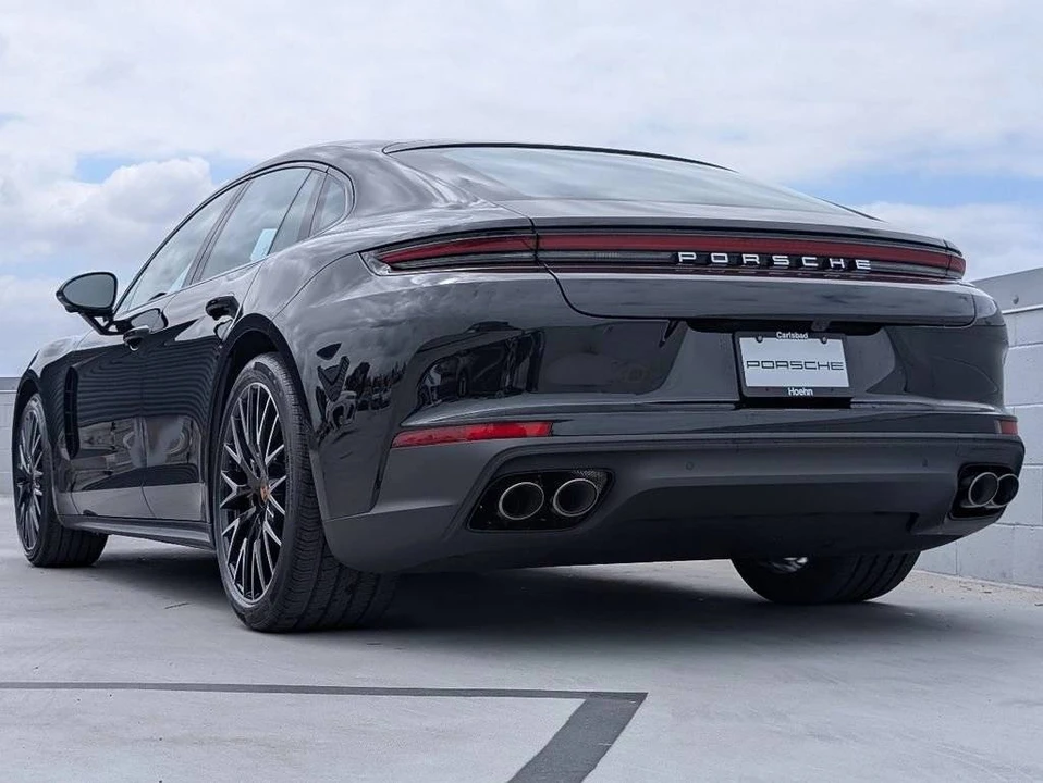 2026 Porsche 976 Panamera - Image 3 of 4