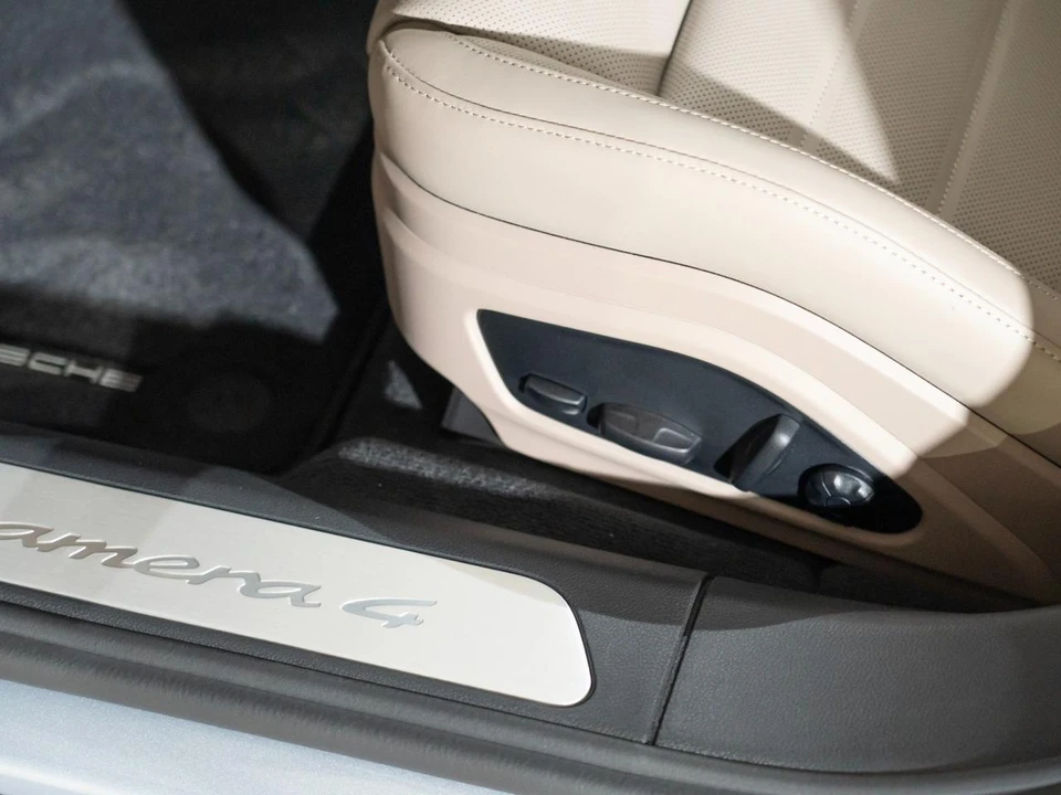 2026 Porsche 976 Panamera - Image 13 of 27