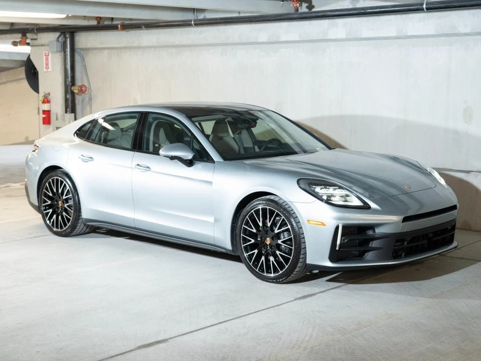 2026 Porsche 976 Panamera - Image 7 of 27