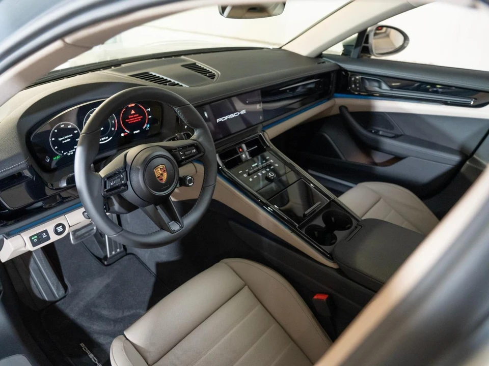 2026 Porsche 976 Panamera - Image 4 of 27