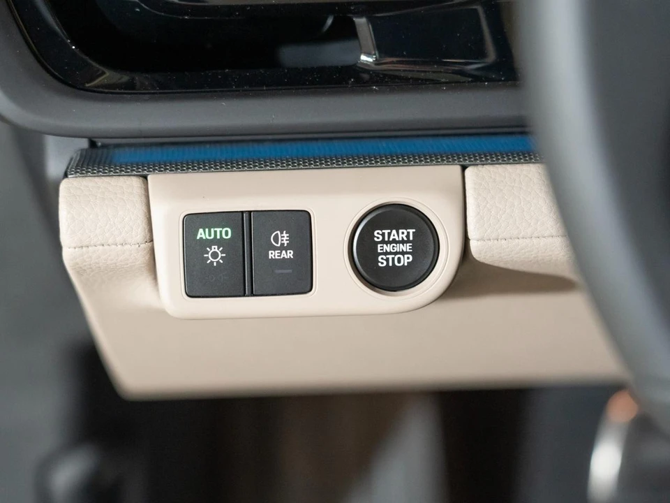 2026 Porsche 976 Panamera - Image 22 of 27
