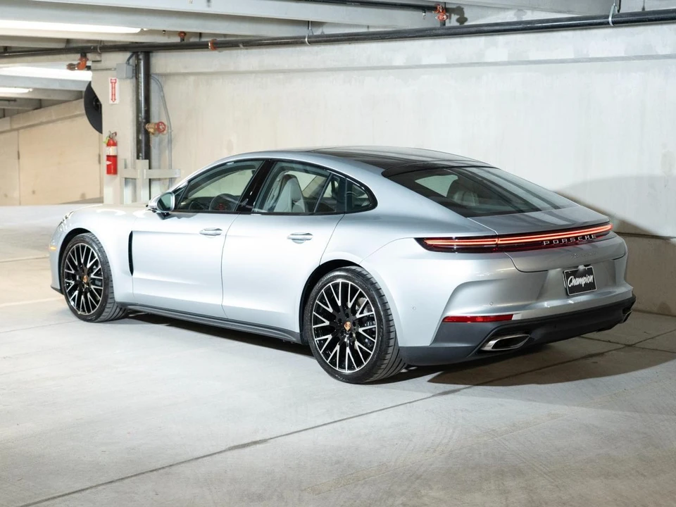 2026 Porsche 976 Panamera - Image 3 of 27