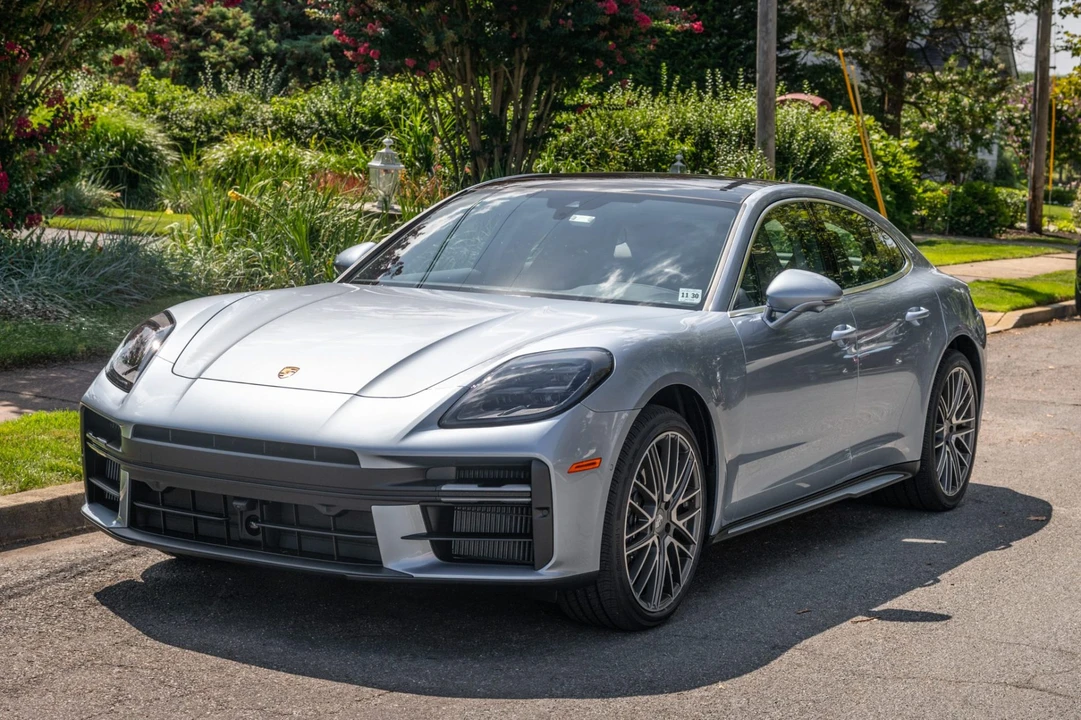 2026 Porsche 976 Panamera - Image 1 of 31