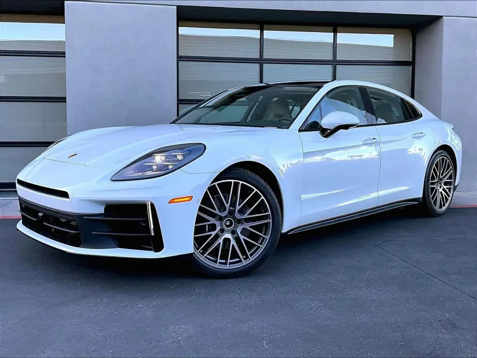 2026 Porsche 976 Panamera - Image 7 of 31